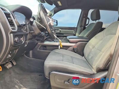 Zdjęcie 7 z 12 samochodu: 2021 RAM 1500 BIG HORN/LONE STAR VIN:1C6SRFFT3MN598393 - miniatura