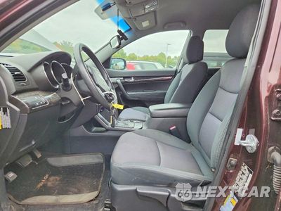 Zdjęcie 7 z 13 samochodu: 2013 KIA SORENTO LX VIN:5XYKT3A63DG379046 - miniatura