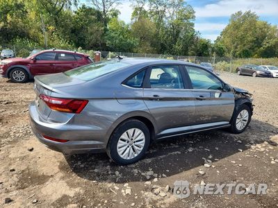 Trzecie zdjęcie samochodu z tyłu: 2019 VOLKSWAGEN JETTA S VIN:3VWC57BU4KM213120 - miniatura