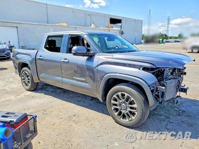 Czwarte zdjęcie samochodu z boku: 2023 TOYOTA TUNDRA CREWMAX LIMITED VIN:5TFJC5AB2PX002293 - miniatura