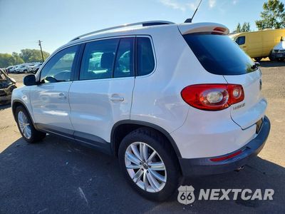 Drugie zdjęcie samochodu z przodu: 2011 VOLKSWAGEN TIGUAN S VIN:WVGBV7AX1BW518788 - miniatura