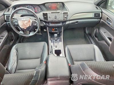 Zdjęcie 8 z 12 samochodu: 2016 HONDA ACCORD SPORT VIN:1HGCR2F51GA073238 - miniatura