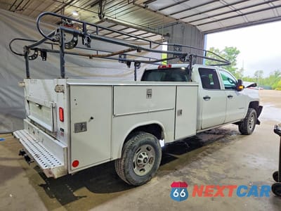 Trzecie zdjęcie samochodu z tyłu: 2019 CHEVROLET SILVERADO K2500 HEAVY DUTY VIN:1GC1KREG6KF192646 - miniatura