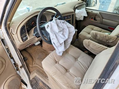 Zdjęcie 8 z 12 samochodu: 2000 CHEVROLET ASTRO VIN:1GNDM19W6YB123585 - miniatura