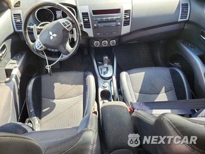 Zdjęcie 8 z 12 samochodu: 2013 MITSUBISHI OUTLANDER SE VIN:JA4JT3AW8DU014270 - miniatura