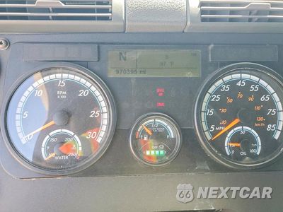 Zdjęcie 9 z 14 samochodu: 2014 FREIGHTLINER CASCADIA SEMI TRUCK VIN:3AKJGLD52ESFV9322 - miniatura