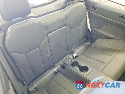 Zdjęcie 10 z 12 samochodu: 2027 BMW 430I VIN:WBA33DB00VCY03015 - miniatura