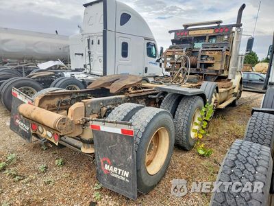 Trzecie zdjęcie samochodu z tyłu: 2019 WESTERN STAR 4900 SEMI TRUCK VIN:5KJNALD18KPKK2905 - miniatura