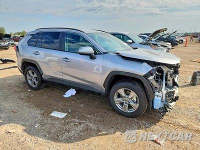 Czwarte zdjęcie samochodu z boku: 2025 TOYOTA RAV4 LE VIN:4T3LWRFV9SU212686 - miniatura