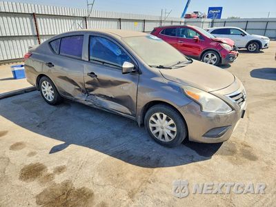 Czwarte zdjęcie samochodu z boku: 2016 NISSAN VERSA 1.6 S PLUS VIN:3N1CN7AP6GL858110 - miniatura