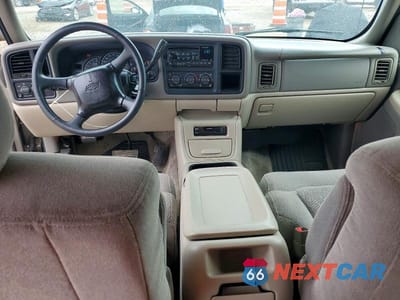 Zdjęcie 8 z 13 samochodu: 2001 CHEVROLET TAHOE C1500 VIN:1GNEC13T41J153816 - miniatura