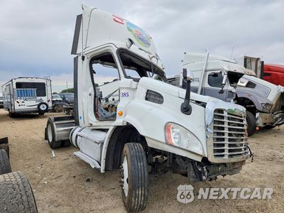 Czwarte zdjęcie samochodu z boku: 2014 FREIGHTLINER CASCADIA 113 SEMI TRUCK VIN:1FUBGBDV6ELFX9471 - miniatura