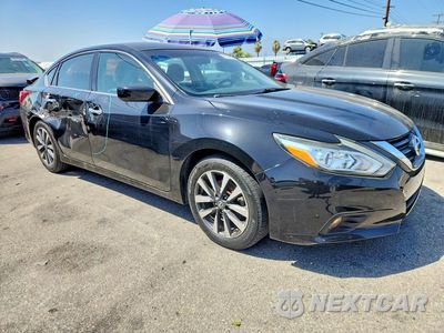 Czwarte zdjęcie samochodu z boku: 2017 NISSAN ALTIMA 2.5 SV VIN:1N4AL3AP8HC204845 - miniatura