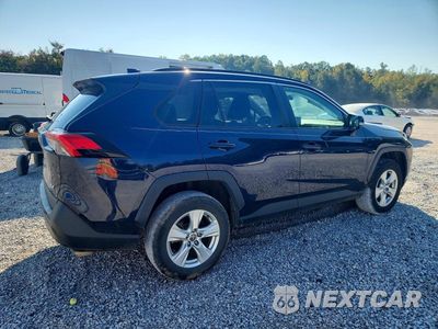 Trzecie zdjęcie samochodu z tyłu: 2021 TOYOTA RAV4 XLE VIN:2T3W1RFV6MW137251 - miniatura