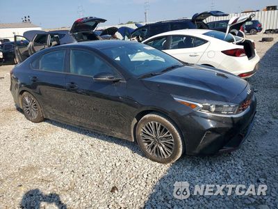 Czwarte zdjęcie samochodu z boku: 2023 KIA FORTE GT LINE VIN:3KPF54AD1PE529401 - miniatura
