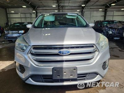 Piąte zdjęcie samochodu w środku: 2017 FORD ESCAPE SE VIN:1FMCU9G91HUB30475 - miniatura
