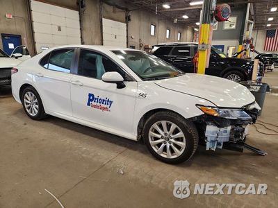Czwarte zdjęcie samochodu z boku: 2018 TOYOTA CAMRY VIN:4T1B11HK0JU003777 - miniatura