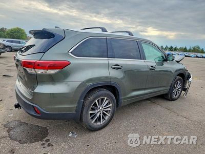 Trzecie zdjęcie samochodu z tyłu: 2017 TOYOTA HIGHLANDER XLE VIN:5TDJZRFHXHS477913 - miniatura