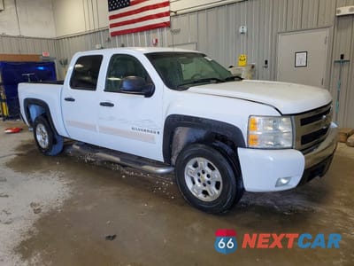 Czwarte zdjęcie samochodu z boku: 2007 CHEVROLET SILVERADO K1500 CREW CAB VIN:3GCEK13M17G542766 - miniatura