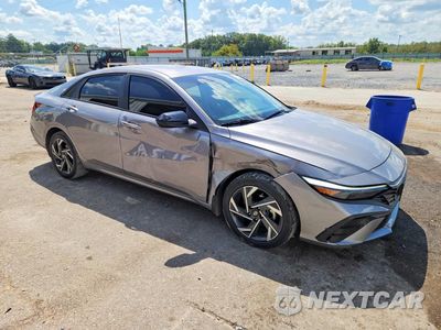 Czwarte zdjęcie samochodu z boku: 2025 HYUNDAI ELANTRA SEL SPORT VIN:KMHLM4DG9SU008119 - miniatura