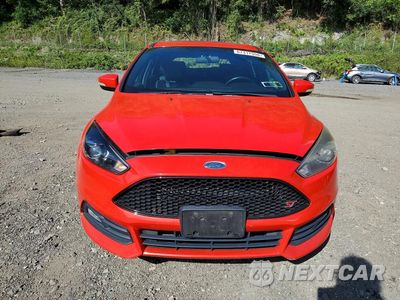 Piąte zdjęcie samochodu w środku: 2016 FORD FOCUS ST VIN:1FADP3L94GL261669 - miniatura