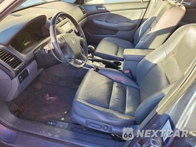 Zdjęcie 7 z 13 samochodu: 2007 HONDA ACCORD EX VIN:1HGCM56807A035204 - miniatura