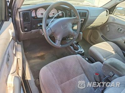 Zdjęcie 8 z 12 samochodu: 2004 TOYOTA TACOMA BASE VIN:5TEVL52N64Z319475 - miniatura