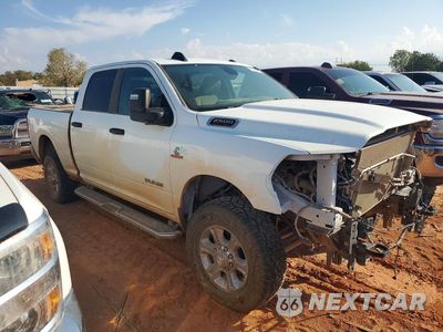 Czwarte zdjęcie samochodu z boku: 2024 RAM 2500 BIG HORN VIN:3C6UR5DL7RG227338 - miniatura