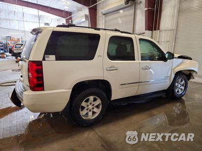 Trzecie zdjęcie samochodu z tyłu: 2010 CHEVROLET TAHOE K1500 LTZ VIN:1GNUKCE01AR195066 - miniatura