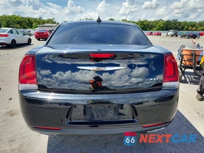 Zdjęcie 6 z 12 samochodu: 2019 CHRYSLER 300 S VIN:2C3CCABG6KH548432 - miniatura