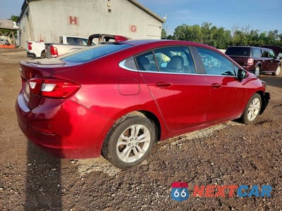 Trzecie zdjęcie samochodu z tyłu: 2019 CHEVROLET CRUZE LT VIN:1G1BE5SM3K7104315 - miniatura
