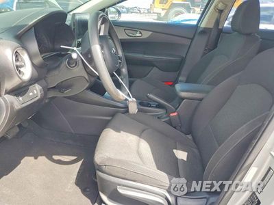 Zdjęcie 7 z 12 samochodu: 2019 KIA FORTE LXS VIN:3KPF24AD4KE022204 - miniatura