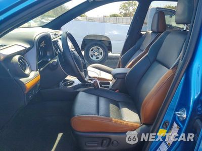 Zdjęcie 7 z 14 samochodu: 2016 TOYOTA RAV4 SE VIN:JTMJFREV7GJ073348 - miniatura