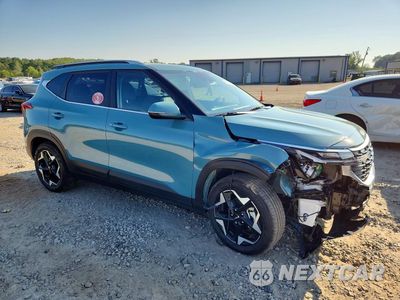 Czwarte zdjęcie samochodu z boku: 2026 KIA SELTOS EX VIN:KNDER2AAXT7856433 - miniatura