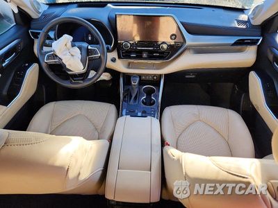 Zdjęcie 8 z 14 samochodu: 2023 TOYOTA HIGHLANDER HYBRID PLATINUM VIN:5TDEBRCH0PS589631 - miniatura