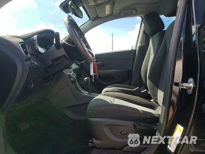Zdjęcie 7 z 13 samochodu: 2019 CHEVROLET TRAX LS VIN:3GNCJKSB4KL135256 - miniatura