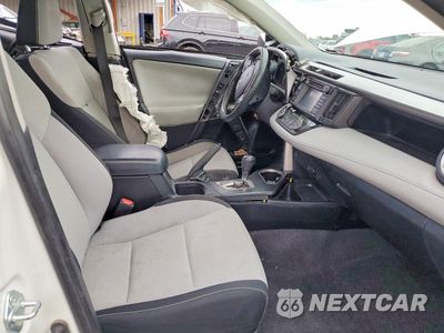 Zdjęcie 7 z 12 samochodu: 2018 TOYOTA RAV4 XLE VIN:JTMRFREV5JJ192235 - miniatura