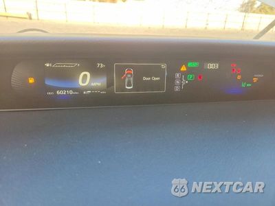 Zdjęcie 9 z 12 samochodu: 2017 TOYOTA MIRAI BASE VIN:JTDBVRBD2HA002031 - miniatura