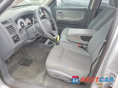 Zdjęcie 7 z 12 samochodu: 2005 DODGE DAKOTA QUAD SLT VIN:1D7HW48K75S225337 - miniatura