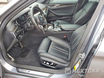 Zdjęcie 7 z 12 samochodu: 2018 BMW M550XI VIN:WBAJB9C51JB287149 - miniatura