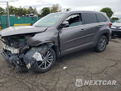 2017 TOYOTA HIGHLANDER XLE 5TDJZRFHXHS401236 - główne zdjęcie licytacji z USA - miniatura