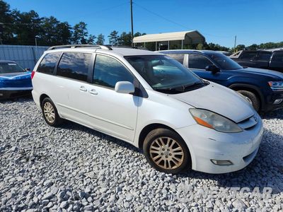 Czwarte zdjęcie samochodu z boku: 2007 TOYOTA SIENNA XLE 7-PASSENGER VIN:5TDZK22C07S030515 - miniatura