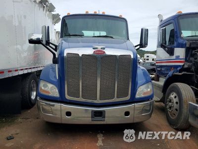Piąte zdjęcie samochodu w środku: 2017 PETERBILT 579 SEMI TRUCK VIN:1XPBDP9X2HD432145 - miniatura