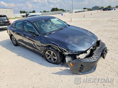 Czwarte zdjęcie samochodu z boku: 2022 KIA K5 LXS VIN:5XXG14J25NG091405 - miniatura