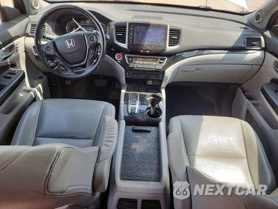 Zdjęcie 8 z 13 samochodu: 2016 HONDA PILOT TOURING VIN:5FNYF6H92GB090755 - miniatura