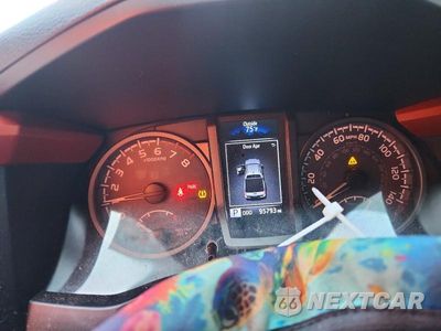 Zdjęcie 9 z 12 samochodu: 2016 TOYOTA TACOMA SR5 V6 VIN:5TFAZ5CN0GX012553 - miniatura