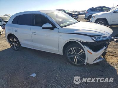 Czwarte zdjęcie samochodu z boku: 2020 AUDI Q5 E PREMIUM PLUS VIN:WA1E2AFY5L2075282 - miniatura
