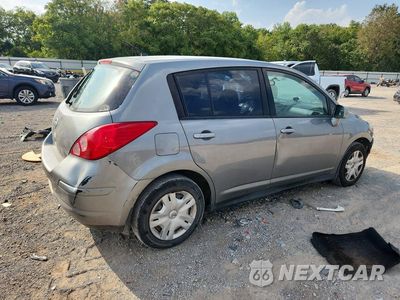 Trzecie zdjęcie samochodu z tyłu: 2012 NISSAN VERSA 1.8 S VIN:3N1BC1CP4CK277927 - miniatura