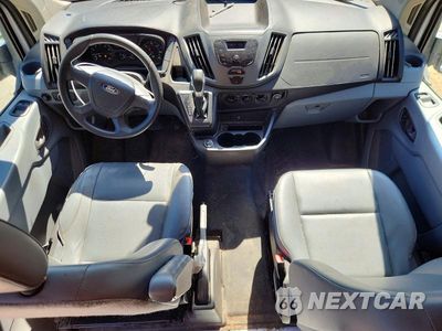 Zdjęcie 8 z 14 samochodu: 2018 FORD TRANSIT 150 DELIVERY VAN VIN:1FTYE1DM9JKA95123 - miniatura