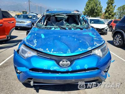 Piąte zdjęcie samochodu w środku: 2018 TOYOTA RAV4 XLE VIN:JTMWFREV3JJ737710 - miniatura